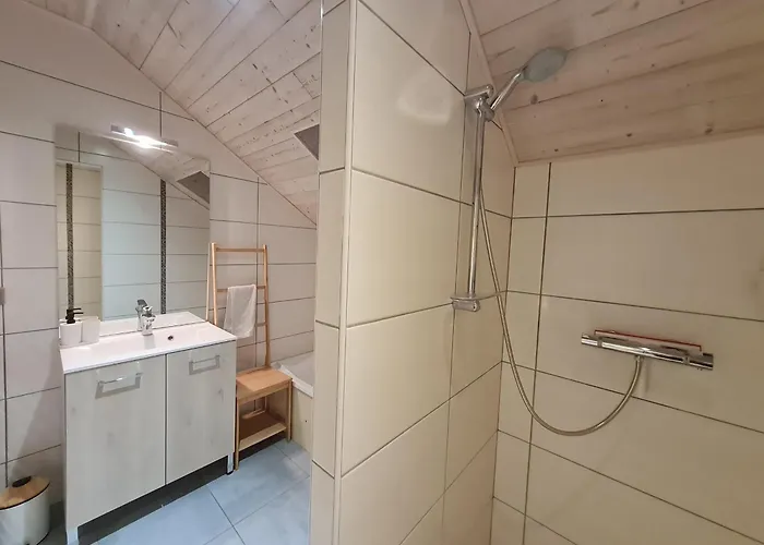 Lumineux 3 Chambres, Terrasse, Proche Commerces Et Ski, Avec Wifi - Fr-1-589-677 *